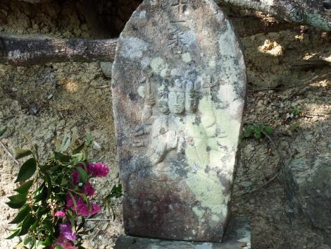 千里観音の石仏