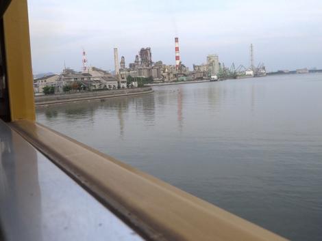 窓を開ける 窓を開ける