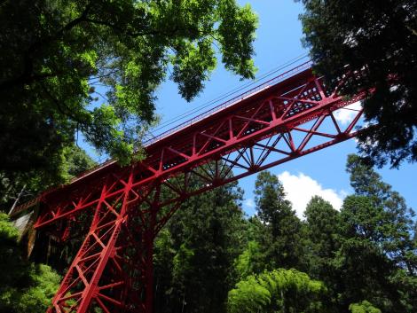 列車が渡ります
