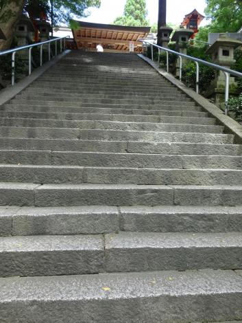 枚岡神社の石段