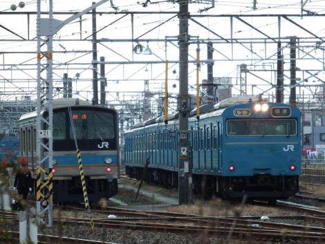 JR西阪和線103系HK605編成