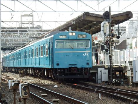 JR西阪和線103系HK607編成