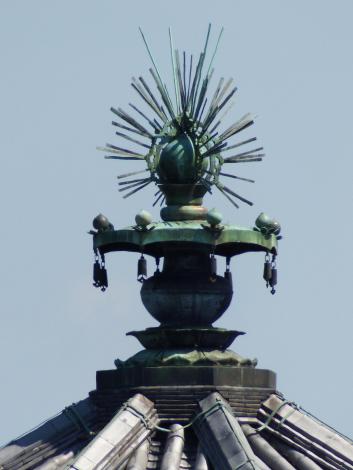 夢殿の露盤宝珠