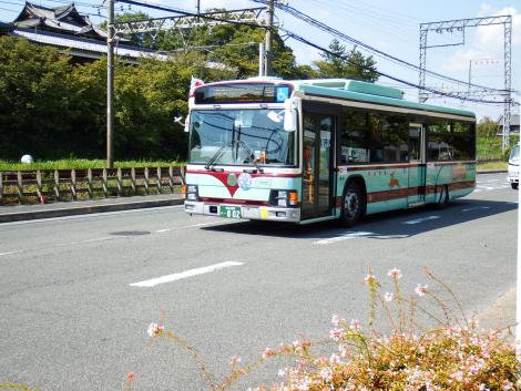 奈良交通復刻塗装のバス