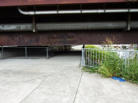 橋の下を通れるか