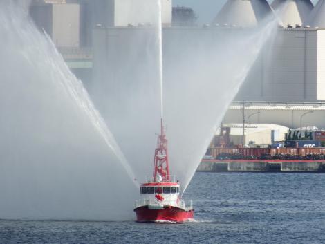 消防艇たかとり