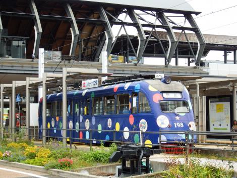 198形@高知駅前