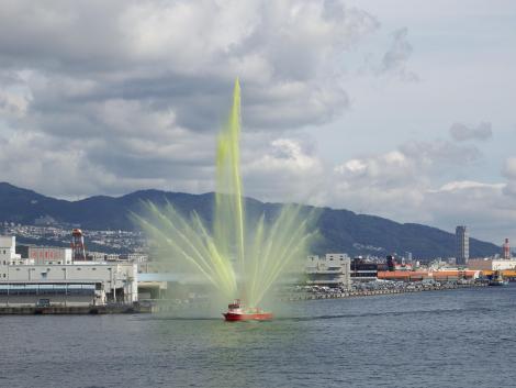 消防艇たかとり