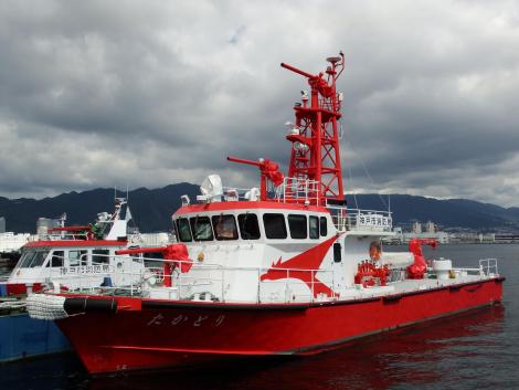 消防艇たかとり