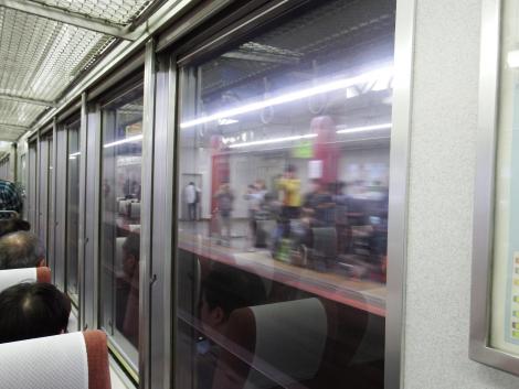 近鉄大阪上本町駅の5200系