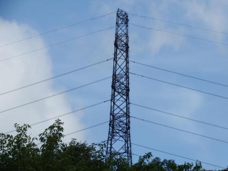 送電線の鉄塔