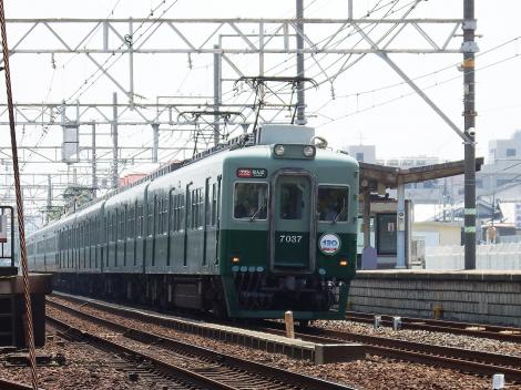 7000系浜寺公園通過