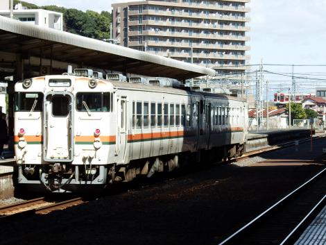 JR東海 キハ40系と近鉄5200系