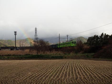 近江鉄道800系と虹
