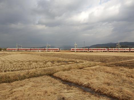 近鉄京都線普通の行き違い