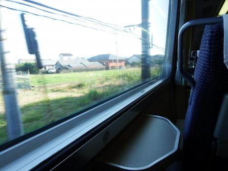 JR西 381系の窓