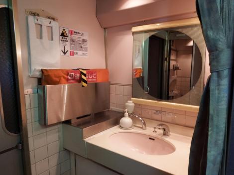 JR西 381系洗面所