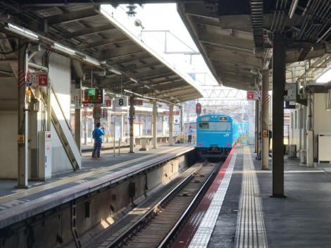 JR西阪和線103系HK605編成