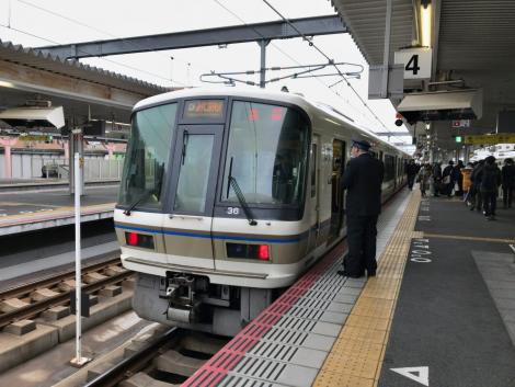 JR西 奈良線221系