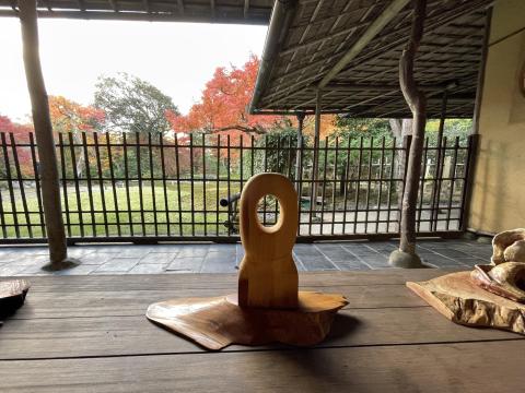 離れ茶室の縁側