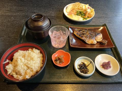 竈炊き立てごはん𡈽井