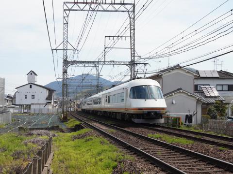 近鉄アーバンライナーと忍坂山