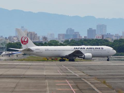JAL B763 JA623J