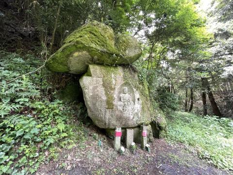 からすの壺二尊