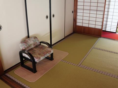 悟りの間の椅子