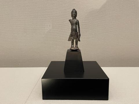 誕生釈迦仏立像