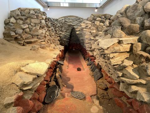 黒塚古墳展示館