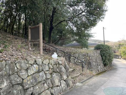 益田岩船への道