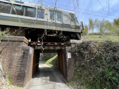 JR奈良線鉄道橋なら-05