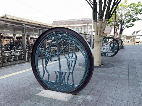 土山駅前モニュメント