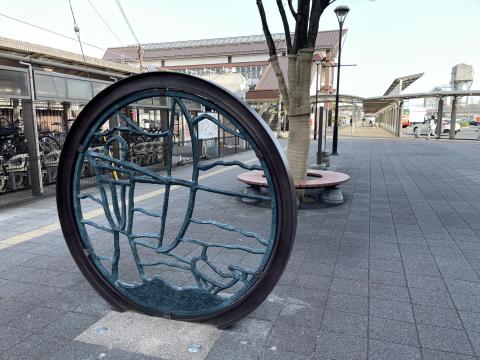 土山駅前モニュメント