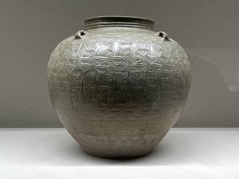 青磁印文四耳壺