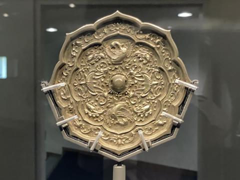 国宝 線刻仏諸尊鏡像