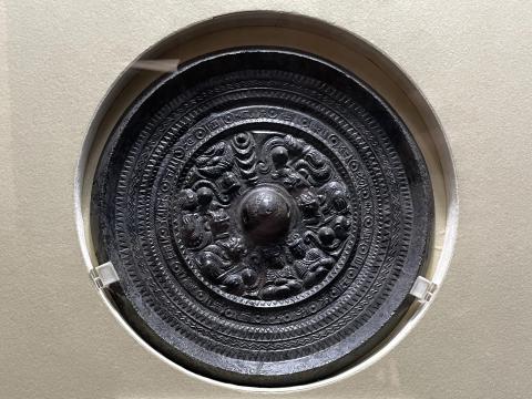 三角縁銘帯三神四獣鏡