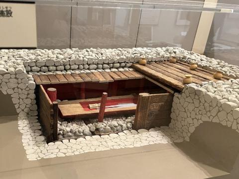 ホケノ山古墳中心埋葬施設想定復元模型