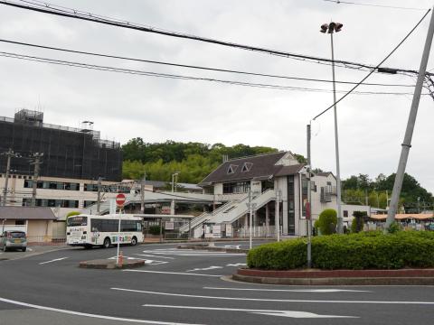 高井田駅