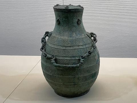 蟠龍粟粒文提梁壺