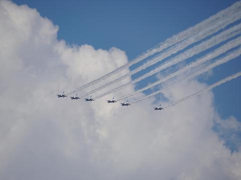 ブルーインパルス