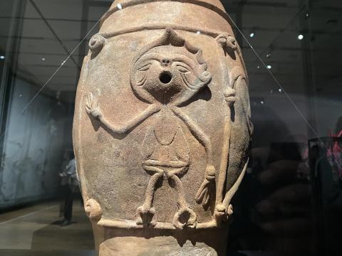 重要文化財 人体文様付有孔鍔付土器