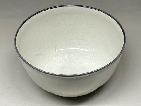 重要文化財 白磁刻花蓮花文洗