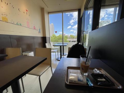 ホリーズカフェ ア