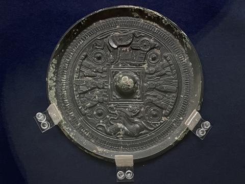 東王父西王母辟邪車馬画像鏡