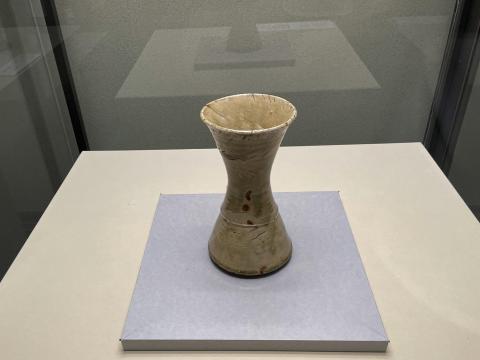 重要文化財 黄瀬戸 立鼓花入 銘旅枕