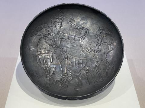 鍍金銀帝王狩猟文皿