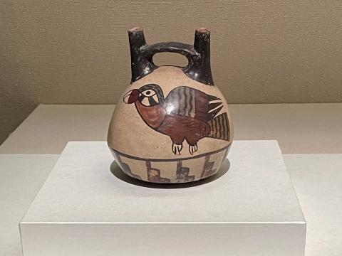 橋形把手付双注口壺