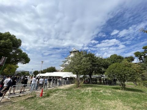天守閣入館の行列